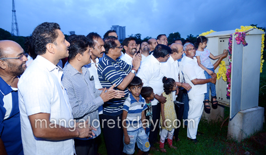 MLA JR Lobo inaugurates high mast light at Kadri Park